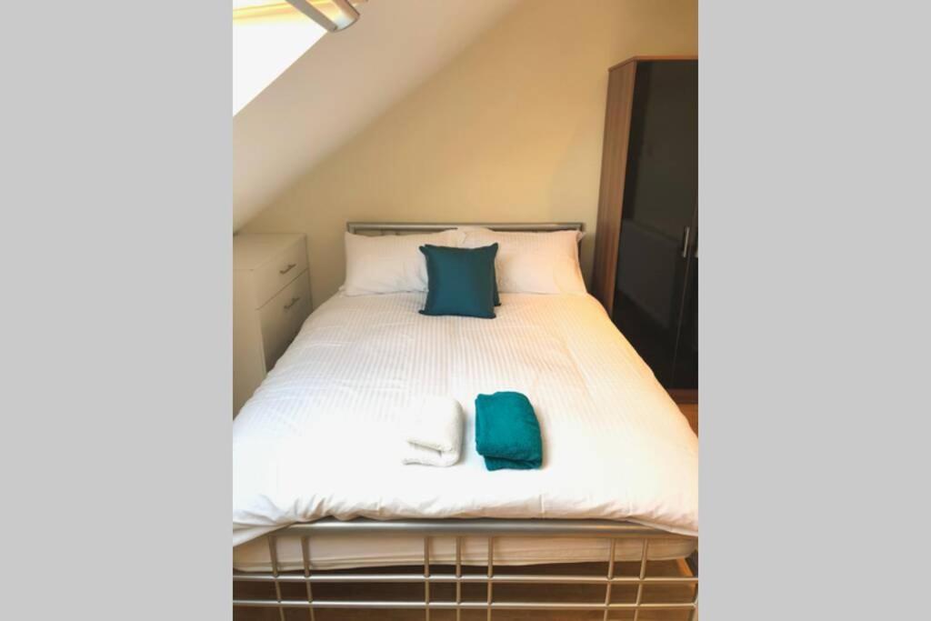 S6 Ensuite Loft Studio Space Londra Esterno foto